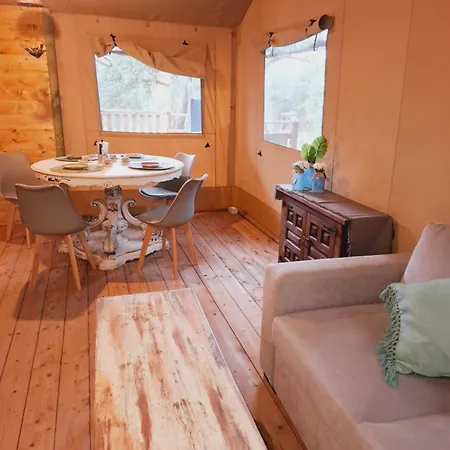 Luxusní stan Glamping Serraiola Alta Frassine